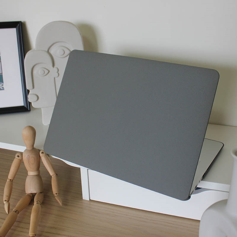 Grey-The new MacBook Pro13